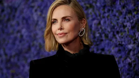 Charlize Theron en un evento en el Palisades Village