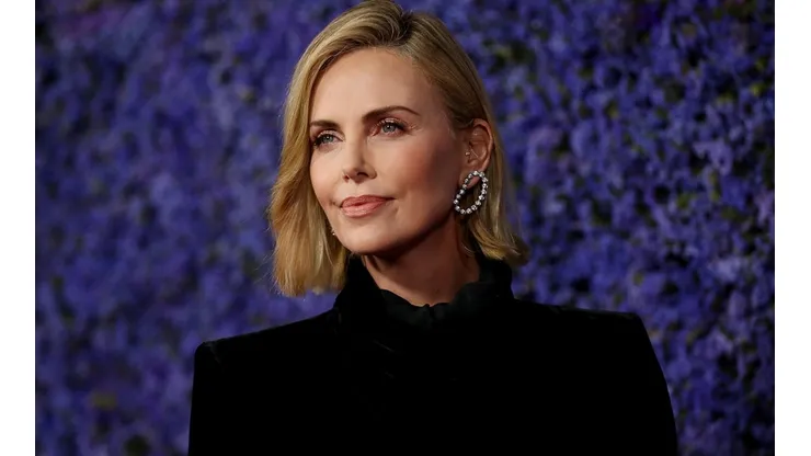 Charlize Theron en un evento en el Palisades Village