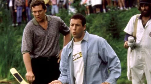Adam Sandler y Christopher McDonald recrean Happy Gilmore a 25 años de su estreno.