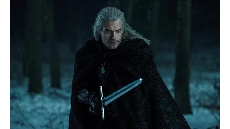 Henry Cavill regresó al rodaje de la temporada 2 de The Witcher tras su lesión.