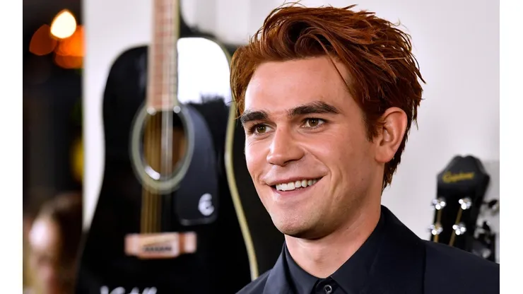 KJ Apa admitió que lo agota hacer escenas sin camisa en Riverdale