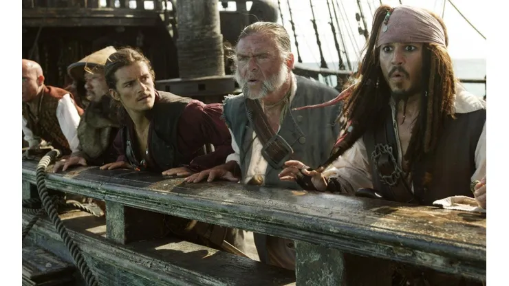 Johnny Depp aún tiene amigos en Piratas del Caribe: dos actores de la saga lo defendieron.
