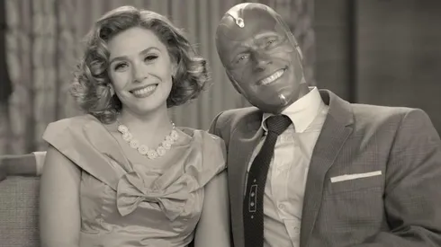 Elisabeth Olsen y Paul Bettany en WandaVision
