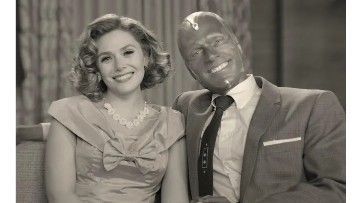 Elisabeth Olsen y Paul Bettany en WandaVision