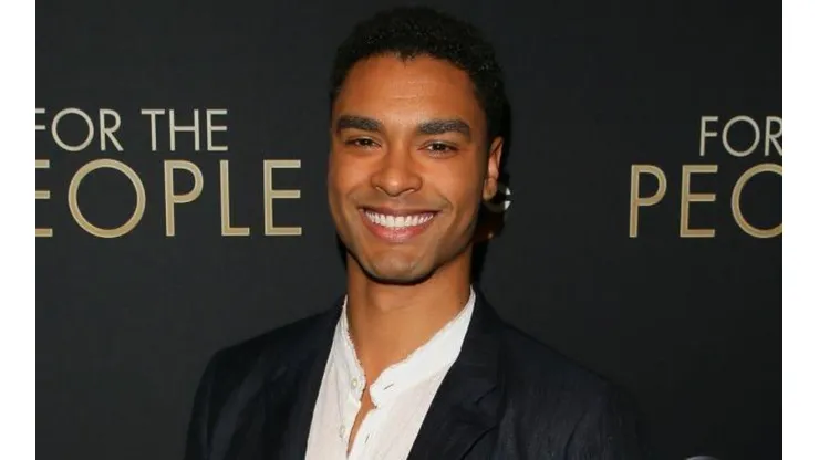 Regé-Jean Page, galán de Bridgerton, revela si será o no el próximo James Bond.