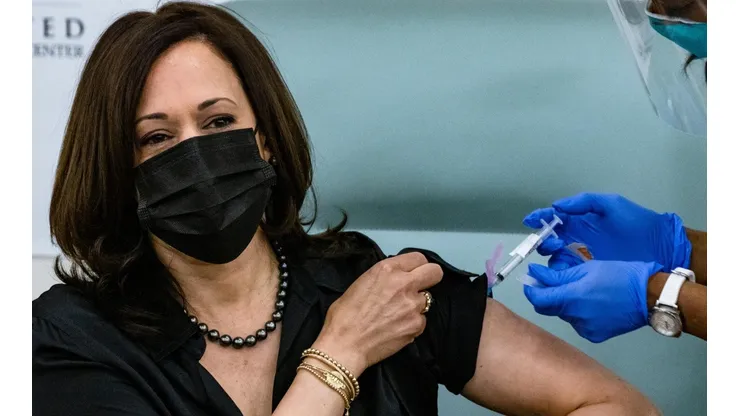 Mhoni Vidente predice lo que pasará con el coronavirus en 2021