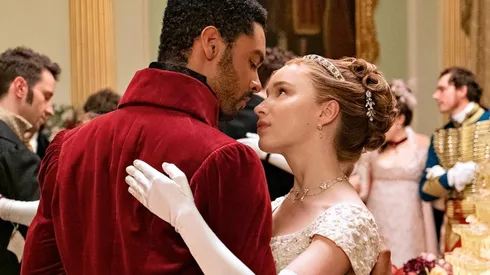 Bridgerton: la escena perturbadora del libro que debió adaptar la serie de Netflix