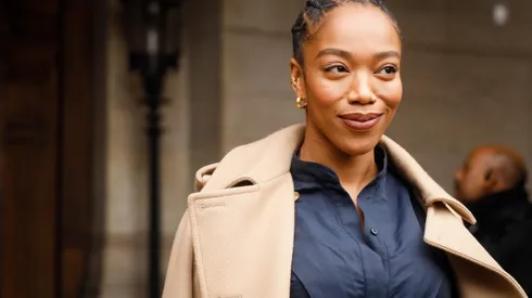 Naomie Ackie en la Paris Fashion Week