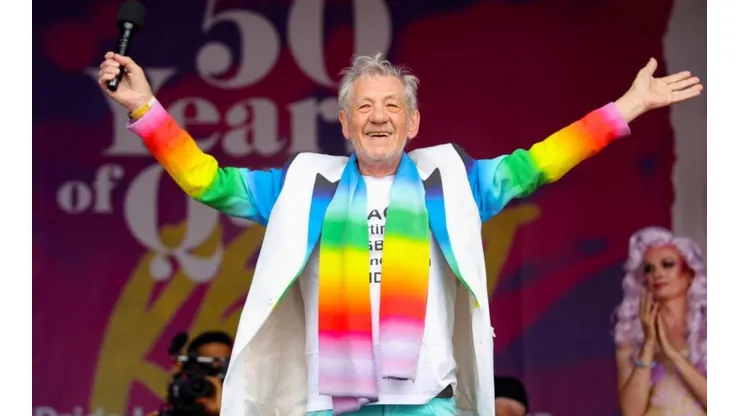Ian McKellen, Gandalf en 'El Señor de los Anillos', recibió la vacuna contra el COVID-19.