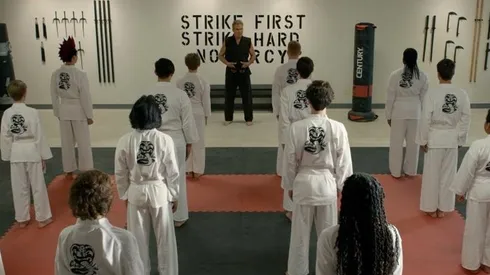 Tráiler final y fecha de estreno de la tercera temporada de 'Cobra Kai'.