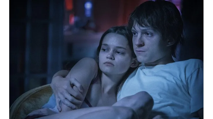 Tom Holland y Ciara Bravo en Cherry