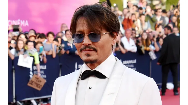 Fans apoyan económicamente a Johnny Depp en el peor momento de su carrera