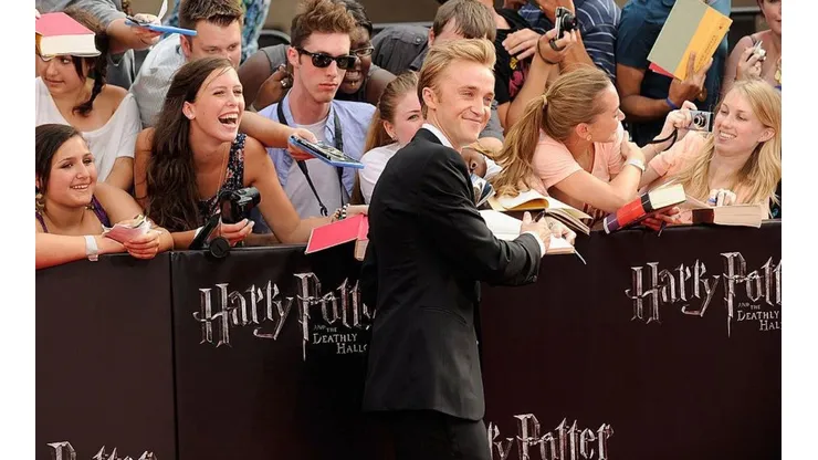 La emocionante reacción de Tom Felton al ver 'Harry Potter' por primera vez en 20 años.
