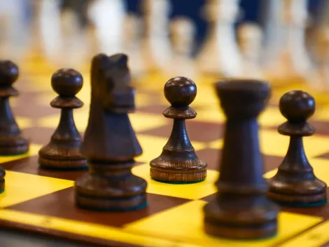 ¿Hace falta saber de ajedrez para ver Gambito de Dama?