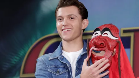 Spider-Man en tiempos de coronavirus: Tom Holland comparte foto con traje y tapabocas
