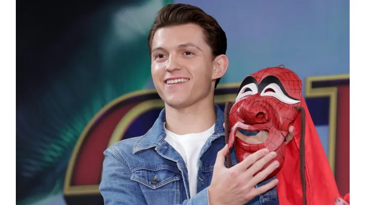 Spider-Man en tiempos de coronavirus: Tom Holland comparte foto con traje y tapabocas