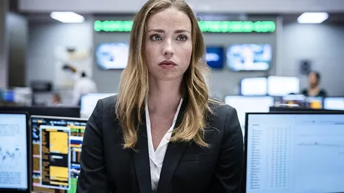 Freya Mavor en Industry