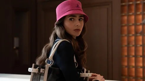 Lily Collins también responde a las criticas sobre 'Emily en París'.