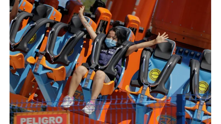 Fotografía de la reapertura de Six Flags México