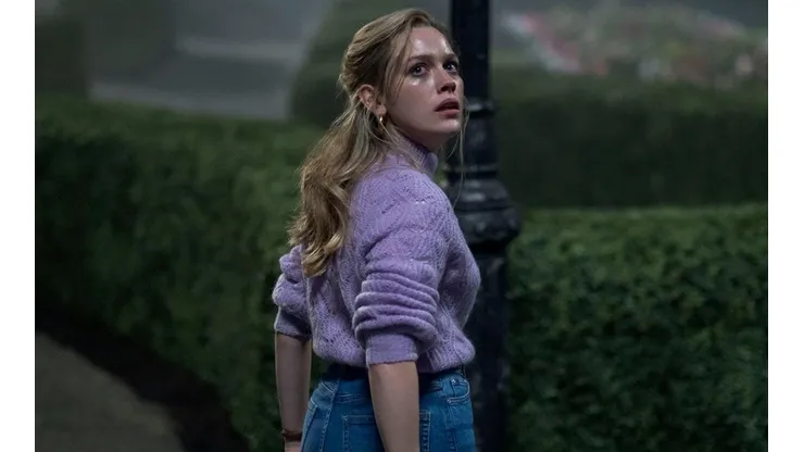 El personaje gay de Victoria Pedretti causa furor en La Maldición de Bly Manor