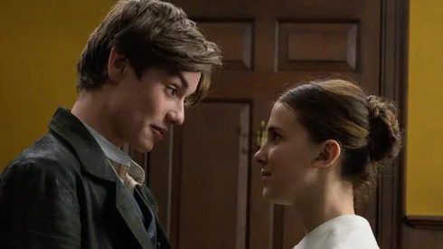 Por qué Millie Bobby Brown y Louis Partridge no se besaron en Enola Holmes