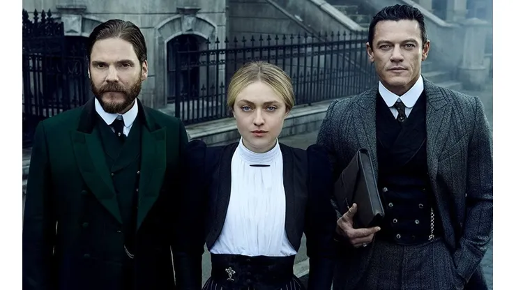 Daniel Bruhl, Dakota Fanning y Luke Evans