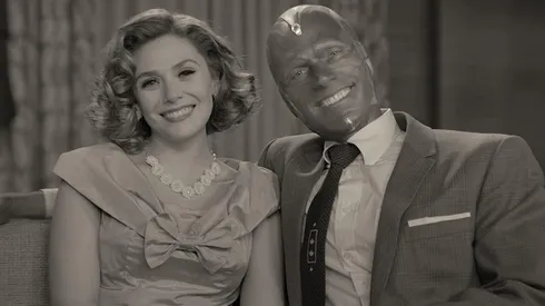 Elisabeth Olsen y Paul Bettany en WandaVision