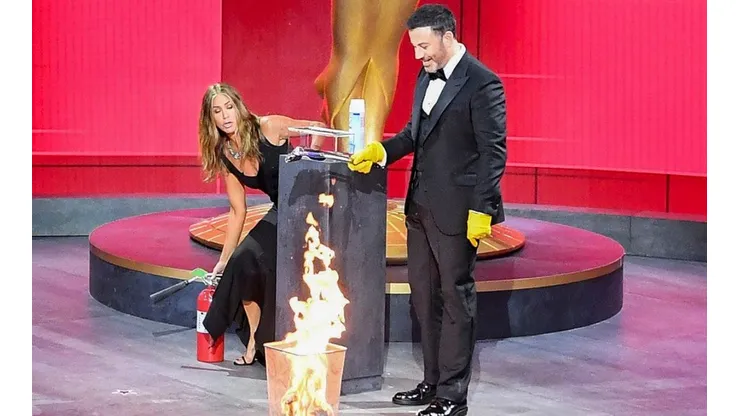 La delirante forma de desinfectar los sobres en los Premios Emmy