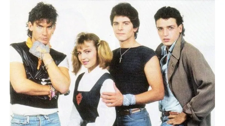 Póster promocional de Quinceañera