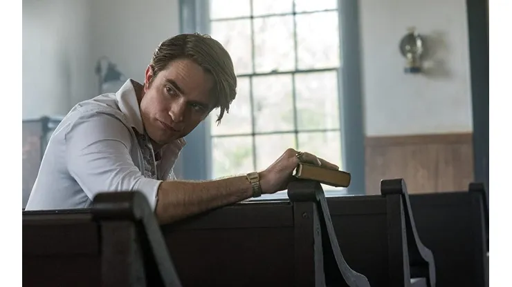 Robert Pattinson en El Diablo A Todas Horas
