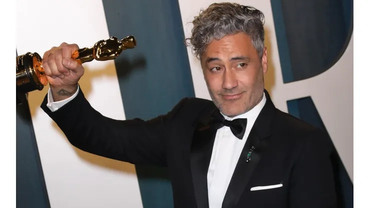 Taika Waititi en la gala de los Oscars 2020