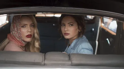 Ivana Baquero y Alejandra Onieva en Alta Mar