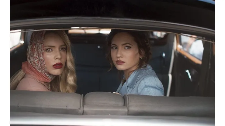 Ivana Baquero y Alejandra Onieva en Alta Mar