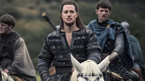 James Northcote, Alexander Dreymon, and Ewan Mitchell en The Last Kingdom