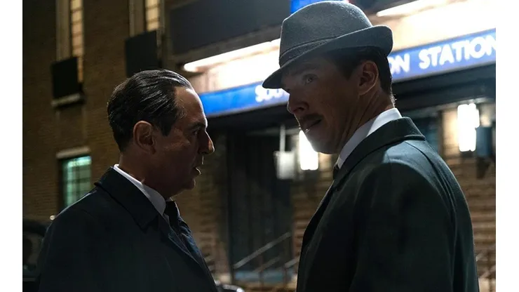 Beneddict Cumberbatch y Keith Madden en The Courier