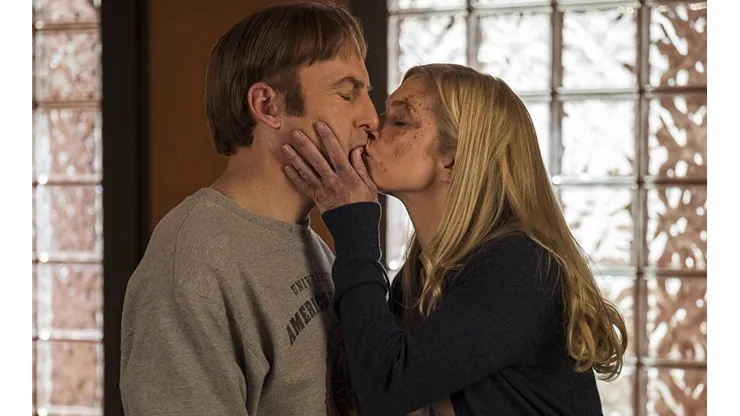 Bob Odenkirk y Rhea Seehorn en BCS