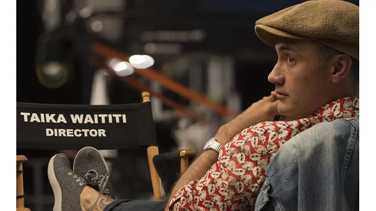 Taika Waititi en el set de Thor: Ragnarok