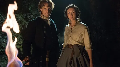 Caitriona Balfe y Sam Heughan en Outlander