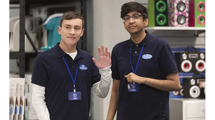 Keir y Nick en Atypical