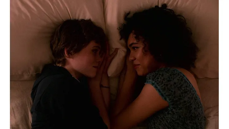 Sophia Lillis y Sofia Bryant en "Esta mierda me supera"