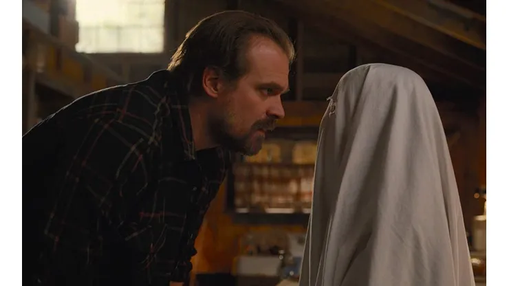 David Harbour y Millie Bobby Brown en Stranger Things