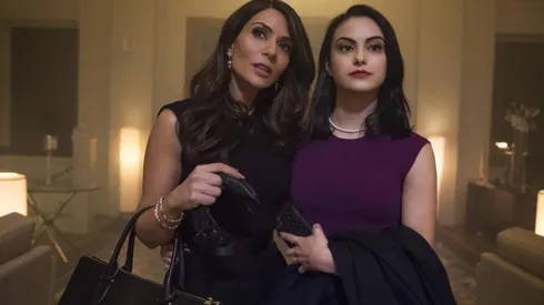 Camila Mendes y Marisol Nichols