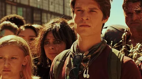 Colin Ford en "Daybreak"