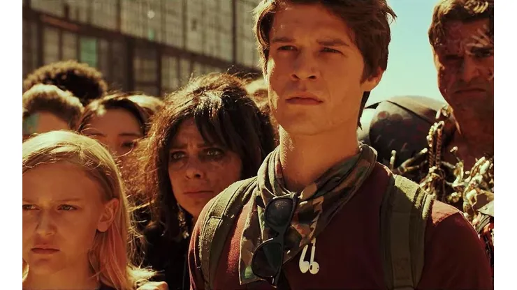 Colin Ford en "Daybreak"