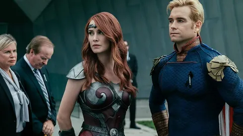 Dominique McElligott y Sntony Starr en "The Boys"