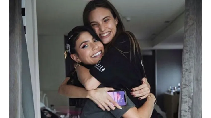 Bárbara López y Macarena Achaga como Juliantina