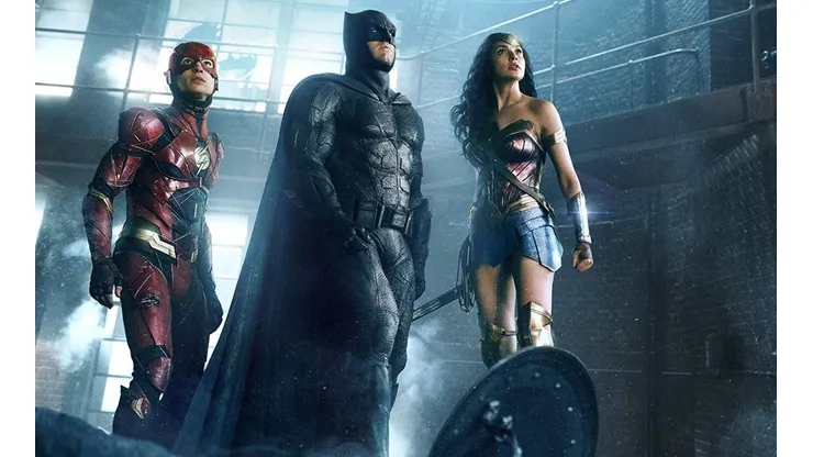 Ezra Miller, Ben Affleck y Gal Gadot en "Justice League" de 2017