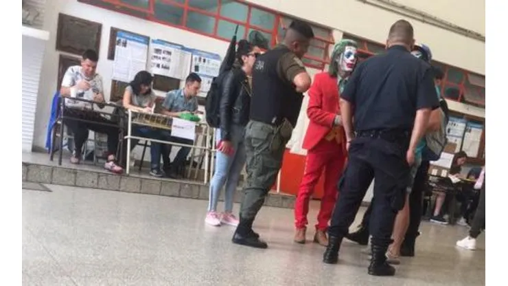 El Joker de Lanus votó en Argentina en las Elecciones Generales de octubre 2019