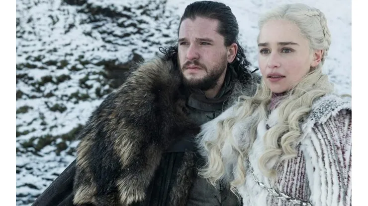 Kit Harrington y Emilia Clarke en Game of Thrones