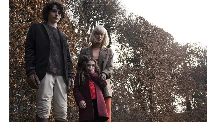 Finn Wolfhard, Mackenzie Davis y Brooklynn Prince en el rodaje de The Turning